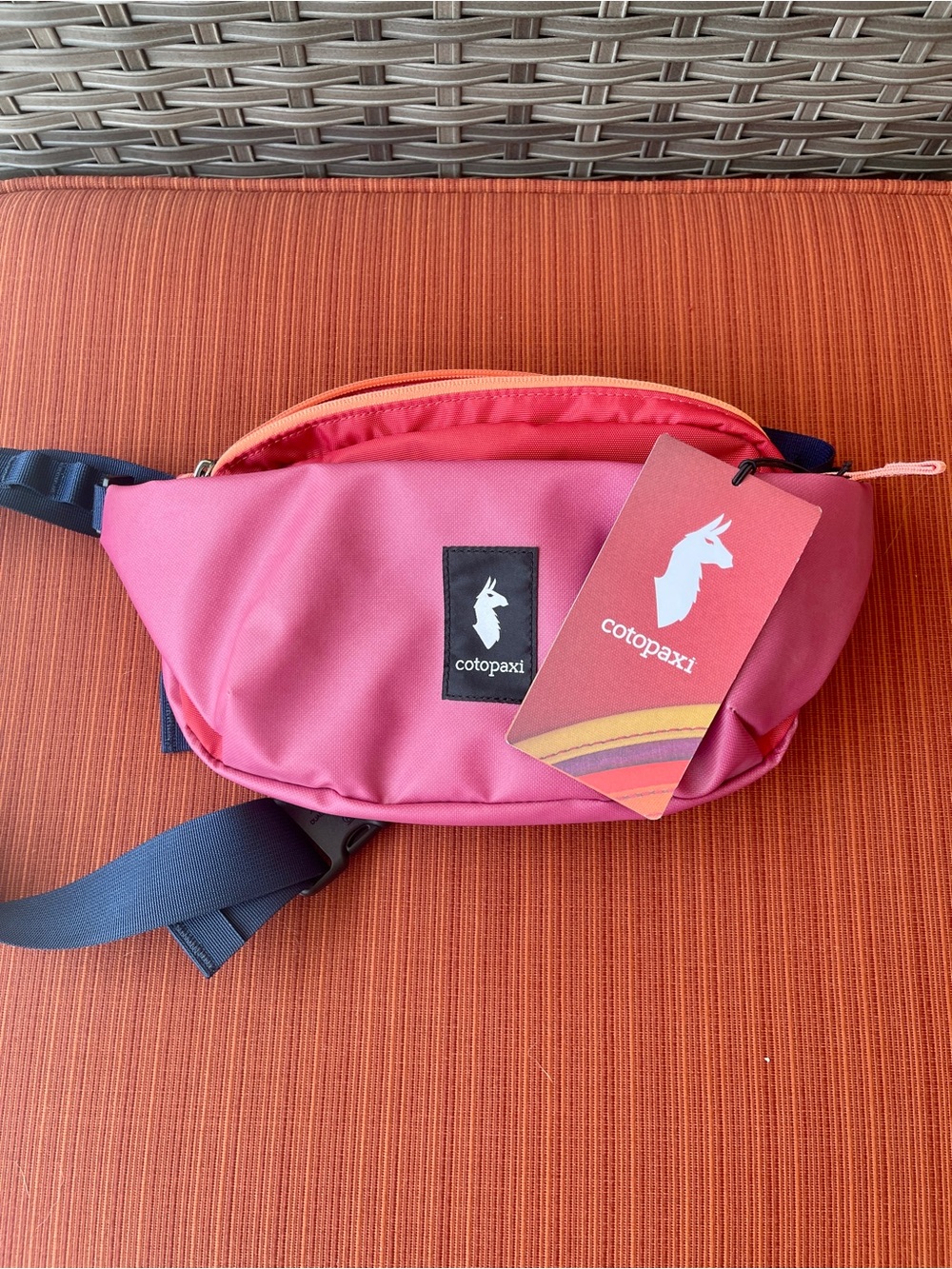 cotopaxi Raspberry Pink Crossbody Fanny Pack with Coral Zipper NWT - Picture 7 of 7